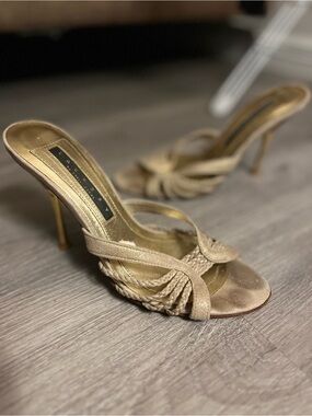 Laundry by Shelli Segal Gold Strappy Heels
Mid-2000s